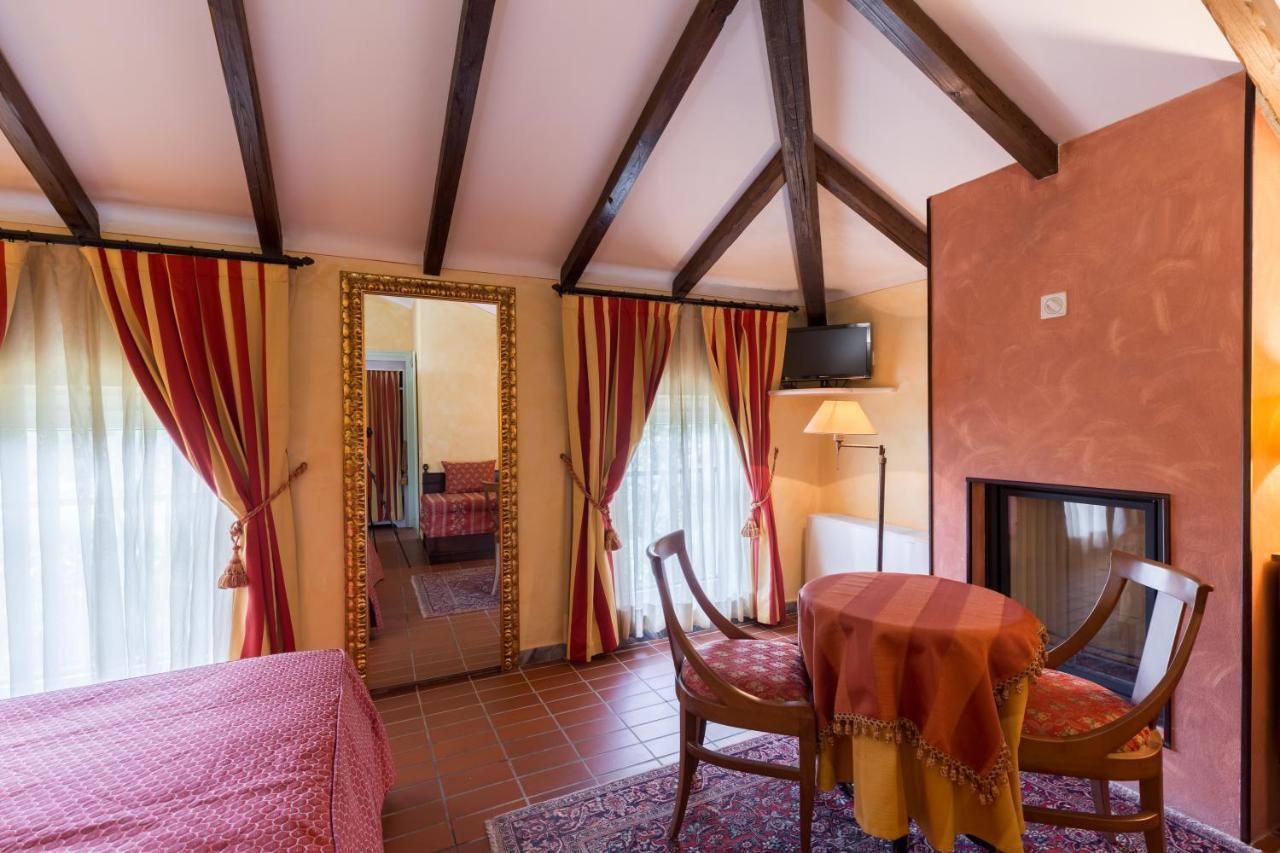 Hotel Cavalieri Del Mare Marina di Massa Buitenkant foto